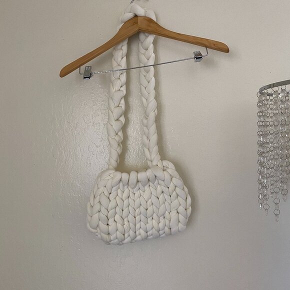 Handmade Chunky Bag in White  Knit Yarn Hand Knitting Yarns - Picture 1 of 12